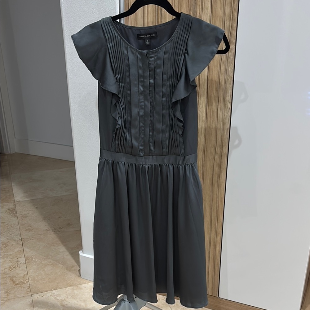 Banana Republic Gray Pleated Midi Sundress